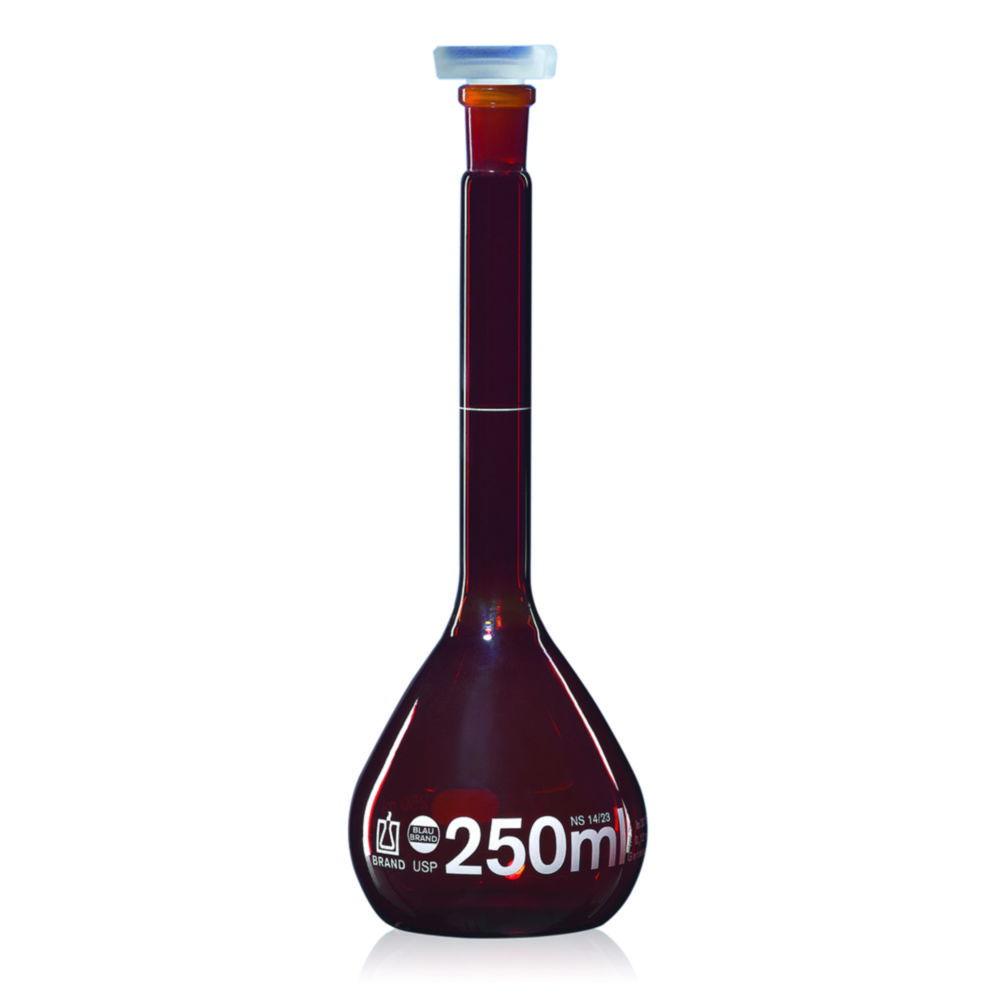 BRAND Volumetric Flask USP BLAUBRAND Class A DE-M Amber 1000ml NS 24/29 Boro 3.3 with PP Stopper – USP Individual Certificate

